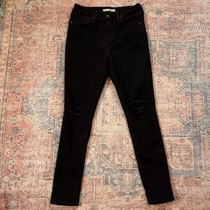 Levi’s High-Rise Black Skinny Jeans with Distressed Knees Size 30